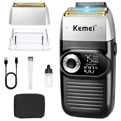 La afeitadora Kemei KM-2026 combina potencia, precisión y comodidad para un afeitado profesional. Su sistema de doble cuchilla ofrece un corte uniforme y al ras, mientras que el trimmer patillero integrado permite perfilar contornos y detalles con facilidad. Equipada con un motor de 3 velocidades ajustables, se adapta a diferentes necesidades de uso, y su batería de litio de 1400mAh brinda hasta 120 minutos de autonomía con una sola carga. Además, incorpora una práctica pantalla LCD que muestra el nivel de batería y la velocidad seleccionada, convirtiéndola en una opción versátil y eficiente para el cuidado personal diario.