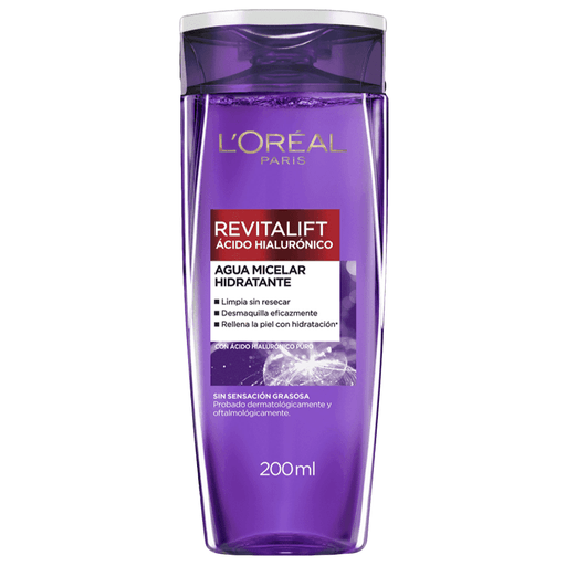 El tratamiento de las líneas de expresión inicia con la limpieza. Esta nueva agua micelar es hipoalergénica y contiene Ácido Hialurónico, además, puede ser utilizada en todo tipo de piel. Su uso no deja una sensación grasosa. El Agua Micelar forma micelas, esferas microscópicas que encapsulan y remueven los rastros de maquillaje e impurezas.