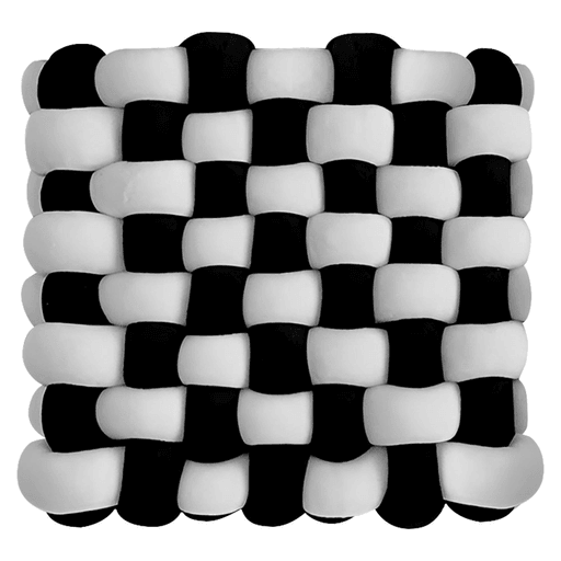 Este encantador almohadón nudo combina estilo moderno y confort absoluto, confeccionado en felpa suave y transpirable con relleno de algodón PP de alta densidad, lo que le otorga una textura esponjosa, mullida y duradera. Con un diseño cuadrado de 37 x 32cm, es liviano, versátil y fácil de trasladar, ideal para decorar sofás, camas, sillones, escritorios o incluso el auto. Su original forma anudada y los colores combinados lo convierten en un elemento decorativo único que también funciona como almohada de respaldo, cojín lúdico o pieza de apoyo. Perfecto para sumar calidez, funcionalidad y un toque moderno a cualquier ambiente.