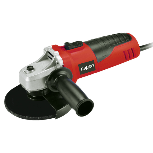 Te presentamos esta amoladora angular NAPPO de 650W de potencia. Para discos de 115mm de diámetro, con velocidad 12000RPM y mango lateral anti vibración para reducir la fatiga. Una herramienta excelente con calidad NAPPO.
