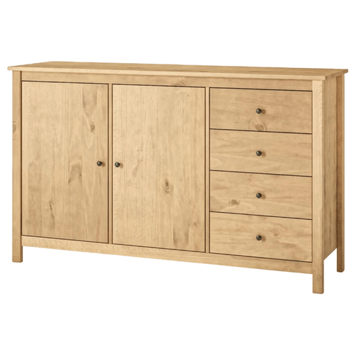 Fabricado en madera maciza de pino, el aparador Mari combina un estilo atemporal con la resistencia que necesitás para el día a día. Su diseño elegante, con 2 puertas y 4 cajones, ofrece un amplio espacio para mantener todo organizado, mientras que el acabado barnizado de alta resistencia a rayones, las correderas de madera y las bisagras metálicas aseguran un funcionamiento suave y una excelente durabilidad, convirtiéndolo en la opción ideal para sumar calidez y funcionalidad a cualquier ambiente.
