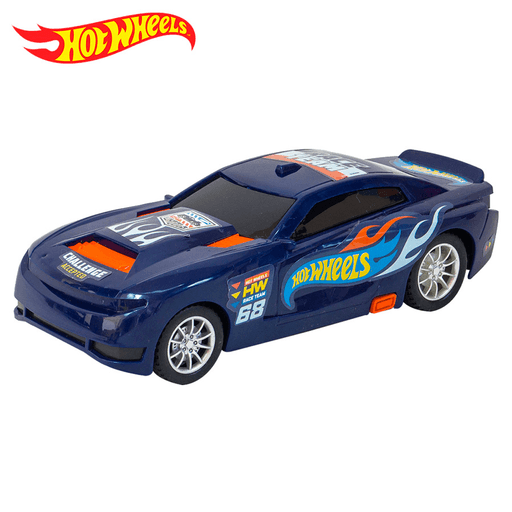 Sentí la adrenalina con el poder de estos vehículos de carrera! Este auto Hot Wheels a fricción de 22cm te permitirá vivir momentos interminables de diversión y aventura. 4 diseños diferentes para que puedas coleccionarlos.