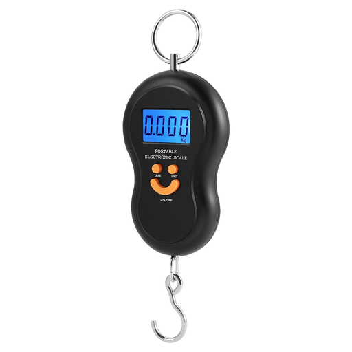 Esta balanza portátil digital es perfecta para quienes viajan con frecuencia o se dedican a actividades como la pesca. Con su compacto tamaño puede soportar hasta 50Kg de peso, haciéndola muy versátil en cuanto a su uso. Aparte de sus ganchos para poder sostener y sujetar los artículos a pesar, cuenta con la función de elegir la medida de peso necesaria según la ocasión. Esta balanza es perfecta para quienes tienen una vida de aventuras y viajes.
