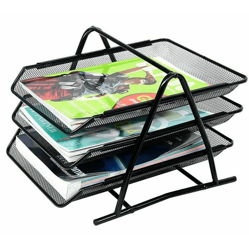 El Organizador de Archivos de 3 niveles, fabricado con metal resistente, es el complemento perfecto para mantener tu espacio de trabajo organizado y ordenado. Posee un diseño elegante y funcional que lo hace ideal para uso en oficinas, hogares, escritorios y universidades. Además, cuenta con una base antideslizante que evita que el organizador se mueva o se deslice. Gracias a que las bandejas se deslizan suavemente, facilitan el acceso a tus documentos de manera rápida y sencilla. 