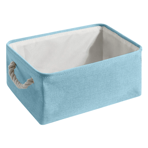 Esta caja organizadora de tela con asas es una opción práctica y elegante para mantener el orden en tu hogar. Su diseño está compuesto por una capa exterior de tela de mezcla de algodón y lino que le ofrece una durabilidad excepcional. Las asas laterales de cuerda de algodón permiten un fácil transporte, mientras que el marco de metal asegura que la caja mantenga su forma y resistencia. Gracias a su tamaño y resistencia, es perfecta para organizar una amplia variedad de artículos: desde suministros de arte y manualidades hasta ropa, ropa de cama, decoraciones y otros accesorios del hogar.