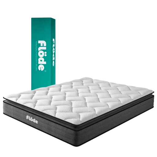 El colchón Flöde Plus combina tecnología y confort para un descanso superior, gracias a su sistema de resortes pocket independientes que brindan soporte personalizado y reducen la transferencia de movimiento. Su acolchado premium incluye fibras antibacterianas, espuma air memory y espuma ondulada transpirable, ofreciendo una sensación suave y confortable. Incorpora una capa de soporte de alta resiliencia, doble capa de algodón prensado y un núcleo de resortes ensacados de acero reforzado de 20cm, que favorecen la correcta alineación de la columna y alivian los puntos de presión. Su diseño pillow top con refuerzo perimetral aporta mayor estabilidad y durabilidad, soportando hasta 150kg a cada lado, con excelente rendimiento.