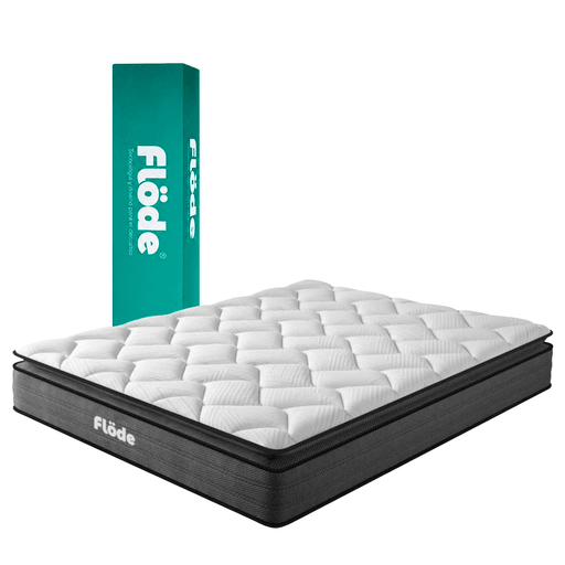 El colchón Flöde Plus combina tecnología y confort para un descanso superior, gracias a su sistema de resortes pocket independientes que brindan soporte personalizado y reducen la transferencia de movimiento. Su acolchado premium incluye fibras antibacterianas, espuma air memory y espuma ondulada transpirable, ofreciendo una sensación suave y confortable. Incorpora una capa de soporte de alta resiliencia, doble capa de algodón prensado y un núcleo de resortes ensacados de acero reforzado de 20cm, que favorecen la correcta alineación de la columna y alivian los puntos de presión. Su diseño pillow top con refuerzo perimetral aporta mayor estabilidad y durabilidad, soportando hasta 150kg a cada lado, con excelente rendimiento.