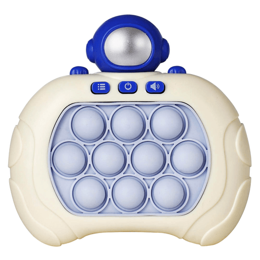 Esta consola Pop It con forma de astronauta es perfecta para varias horas de diversión. Cuenta con 10 burbujas de silicona resistente que a medida que se van iluminando permite iniciar el juego para así poder presionarlas de forma correcta siguiendo el patrón y regenerarlas empujando el botón posterior para empezar una nueva partida. Ofrece cuatro emocionantes modos de juego que van aumentando el nivel de dificultad. La consola ayuda al desarrollo de la capacidad de coordinación y concentración. Además, gracias a su diseño ligero y a pilas garantiza diversión en cualquier lugar.