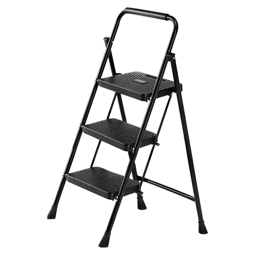 Esta escalera de 3 escalones es una opción práctica y segura para el uso diario en el hogar, gracias a su estructura de acero resistente y componentes de alta calidad que garantizan durabilidad. Incorpora un sistema de bloqueo automático, escalones anchos con superficie antideslizante y patas de goma que brindan mayor estabilidad y confianza al usarla. Su diseño plegable, liviano y compacto permite guardarla fácilmente, y su versatilidad la hace ideal para tareas como limpieza, organización, mantenimiento y decoración en distintos espacios de la casa.