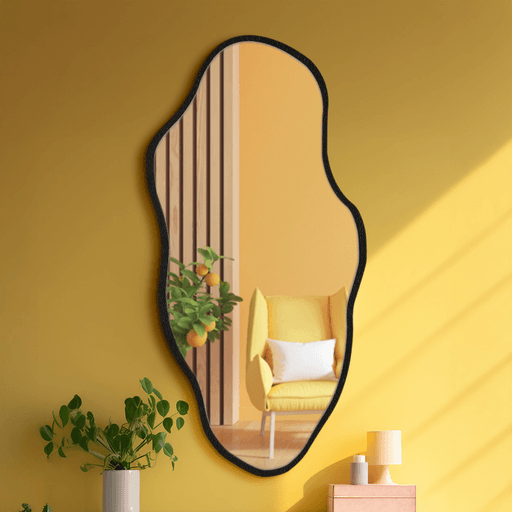 Este espejo grande de forma de nube es ideal para ampliar visualmente cualquier espacio, aportando luminosidad y profundidad a salas, dormitorios, pasillos o baños. Su diseño moderno con marco de plástico y puntas redondeadas combina estilo y seguridad, mientras que sus ranuras de instalación permiten un montaje rápido y sencillo. Con dimensiones de 80 x 38cm, es perfecto para colocarlo en vestíbulos, aparadores o cualquier rincón que necesite un toque elegante y funcional.