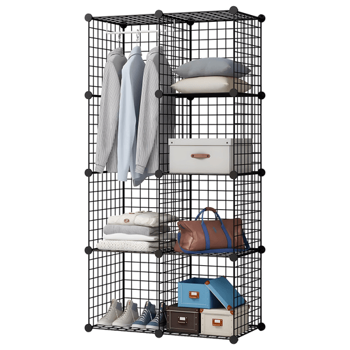 Mantené tu hogar y todas tus pertenencias organizadas con estantería de rejilla de metal, diseñada para hacerte la vida mucho más fácil. Cuenta con ocho cubos separados que pueden contener hasta 1Kg cada uno. Ya sea en el hogar, la oficina, la sala de estudio o cualquier otro lugar, esta estantería modular será tu aliada para mantener tus objetos organizados y al alcance de la mano.