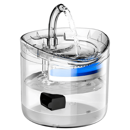 Esta fuente de agua para mascotas de 1.8L de capacidad es ideal para gatos y perros de todas las edades, permitiendo mantener el agua fresca por una semana sin recargas constantes. Cuenta con dos modos de flujo (grifo y fuente) que estimulan la hidratación y cuidan la postura cervical de tus mascotas. Su avanzado sistema de filtrado triple con esponja, resina y carbón activado garantiza agua limpia, sin olores ni impurezas. Además, incluye una bomba ultra silenciosa de bajo consumo con regulador de caudal, ventosas antideslizantes, adaptador USB y tanque transparente para controlar fácilmente el nivel de agua. Su diseño redondeado y desmontable es seguro, práctico y fácil de limpiar, ideal para hogares con múltiples mascotas.