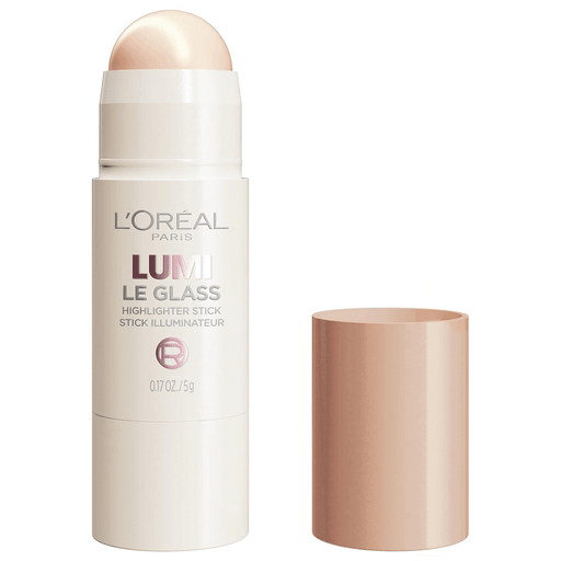 L'Oréal Paris Lumi Le Glass es un iluminador en barra que proporciona un acabado semitransparente y cristalino. Su fórmula ligera proporciona un brillo natural para un look 