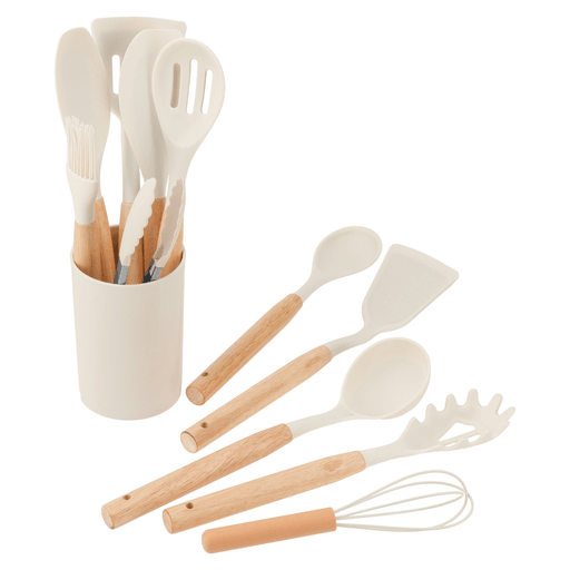 El Juego de Menage de 11 piezas con soporte y mango símil madera es el complemento perfecto para equipar tu cocina con estilo y funcionalidad. Este set incluye utensilios prácticos y versátiles, ideales tanto para preparar como para servir tus comidas con total comodidad. Sus piezas están fabricadas con materiales resistentes al calor, diseñadas para no rayar ni dañar ollas o sartenes, lo que las hace perfectas para usar en utensilios con recubrimiento antiadherente. Además, cuentan con mangos símil madera de agarre cómodo, que brindan mayor control y seguridad durante la cocción.