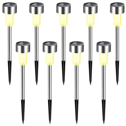 Iluminá tus espacios exteriores de forma práctica y sustentable con este set de 10 lámparas LED para jardín, que funcionan con recarga solar automática y cuentan con sistema de encendido y apagado inteligente. Ofrecen hasta 10 horas de luz continua sin necesidad de electricidad, lo que las hace ideales para decorar jardines, balcones, senderos y realzar cualquier rincón al aire libre. Su diseño minimalista se adapta a cualquier estilo, son resistentes al agua (IP44) y se instalan fácilmente con estacas incluidas, sin necesidad de mantenimiento.