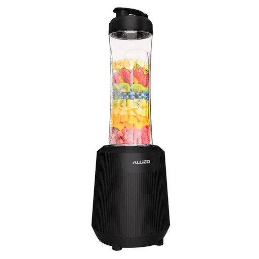 Esta licuadora personal Allied de 400W combina potencia y practicidad para preparar batidos, licuados y bebidas de manera rápida y sencilla. Cuenta con una jarra extraíble de 600ml, fabricada en plástico de alta resistencia y libre de BPA, ideal para llevar tus preparaciones a cualquier lugar. Sus 4 cuchillas de acero inoxidable procesan frutas y otros ingredientes de forma uniforme, mientras que su único ajuste de velocidad permite un uso simple e intuitivo. Incluye una tapa especial para beber directamente desde la jarra y una base antideslizante que aporta mayor estabilidad durante el funcionamiento. Además, su diseño desmontable facilita la limpieza y la convierte en una excelente opción para el uso diario.