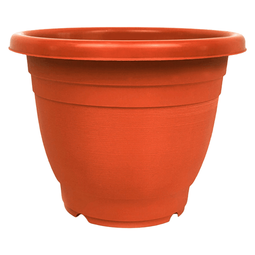 Dale un toque clásico y funcional a tus espacios con esta maceta de plástico resistente, ideal para interiores y exteriores. Su diseño redondo con borde ancho y cuerpo acanalado no solo aporta estilo, sino también mayor estabilidad y facilidad de manejo. Fabricada en plástico duradero, soporta distintas condiciones climáticas sin perder su forma ni color. Perfecta para decorar cualquier rincón de tu hogar con cualquier planta.