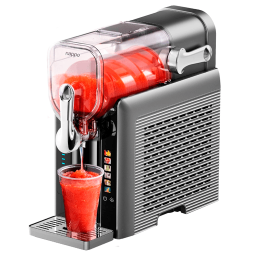 Disfrutá un verdadero abanico de bebidas heladas en casa con esta máquina de slushie diseñada para transformar cualquier líquido en preparaciones refrescantes en pocos minutos y sin necesidad de hielo. Con 6 programas preestablecidos solo tenés que verter el líquido y seleccionar la opción deseada en su panel táctil para obtener la textura perfecta, gracias a su sistema de enfriamiento que hace girar el contenido 360° alrededor del cilindro refrigerante. Cuenta con capacidad de 1,6L, depósito transparente, control de temperatura ajustable y mantiene el frío hasta por 12 horas. Es la opción ideal para disfrutar bebidas heladas en cualquier momento del día.