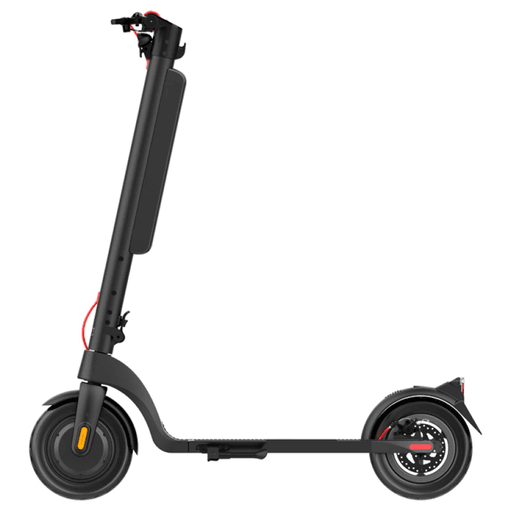 Disfrutá de una forma práctica y eficiente de moverte por la ciudad con este monopatín eléctrico de 350W, diseñado para ofrecer un excelente equilibrio entre potencia, autonomía y confort. Su motor Brushless alcanza una velocidad máxima de 25km/h y brinda hasta 45km de autonomía. Incorpora un sistema de frenado triple para una conducción más segura, además de luces LED delantera y trasera que mejoran la visibilidad. Sus neumáticos de 10” con sistema antivibración absorben mejor las irregularidades del terreno, mientras que la pantalla LED muestra en tiempo real la velocidad, el nivel de batería y el modo de conducción. Completan su diseño una estructura de aleación de aluminio resistente, sistema de plegado rápido en 3 segundos ideal para transportarlo y guardarlo con facilidad.
