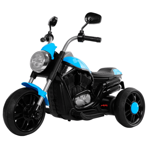 Esta moto infantil con batería recargable es ideal para que los niños disfruten de una manera única. Cuenta con luces LED y música que brindarán una nueva experiencia mientras conducen, su función de avance, retroceso y sus ruedas todoterreno, permitirán a tus niños adaptarse a las condiciones de la carretera fácilmente. Además, su batería de 6V te da la posibilidad de recargarla en cualquier momento para poder seguir utilizando el vehículo.