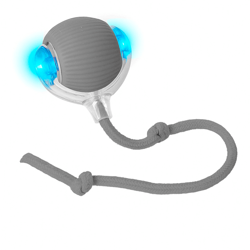 Esta pelota interactiva con batería recargable combina luces LED, movimientos impredecibles y tres modos de juego para estimular el instinto cazador de tu mascota. Se carga en solo 30 minutos y ofrece hasta 2 horas de entretenimiento. Compacta, segura y resistente, es ideal para mantener a tu gato activo y feliz todos los días.
