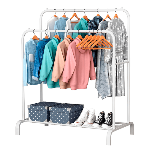 Este perchero DecoTeam cuenta con dos barras para colgar ropa en diferentes niveles, un estante para utilizar como zapatera y caños laterales donde se pueden colgar accesorios. Está fabricado en hierro, por lo cual es resistente y duradero, con un diseño moderno y atemporal perfecto para cualquier espacio.