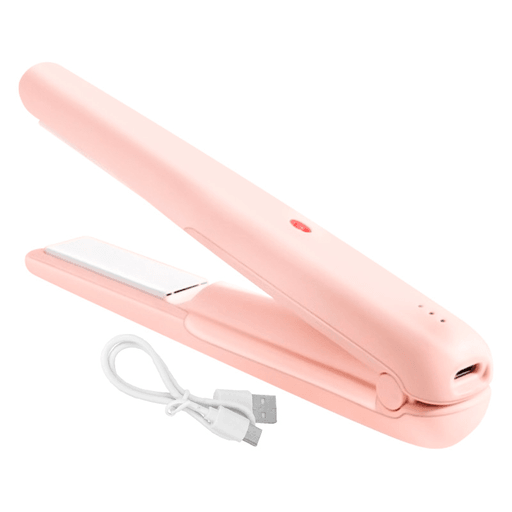 Lográ un alisado rápido y eficaz sin depender de enchufes con esta mini planchita de pelo inalámbrica. Su diseño compacto y liviano te permite llevarla cómodamente en la cartera o valija, ideal para usar en cualquier momento y lugar. Equipada con una batería recargable de 2500mAh, ofrece hasta 45 minutos de autonomía, se carga en solo 2,5 horas y está lista para usar en apenas 60 segundos. Perfecta para viajes, la oficina o un retoque exprés antes de salir.