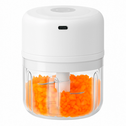 Esta mini procesadora es práctica, inalámbrica y muy fácil de usar. Ideal para picar verduras, frutas y otros alimentos en solo segundos. Se carga mediante USB tipo C y podés llevarla a donde quieras sin depender de enchufes. Fabricada con materiales seguros y libres de BPA, cuenta con cuchillas de acero inoxidable para un corte rápido y preciso. Además, su diseño compacto y desmontable hace que limpiarla sea súper sencillo. Un pequeño electrodoméstico que hace grandes cosas por tu cocina. 
