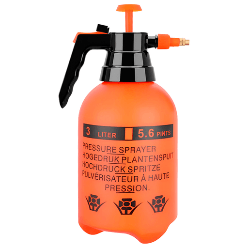 El pulverizador a presión de 3 litros es una herramienta práctica y versátil para el cuidado del jardín y el hogar. Cuenta con mango ergonómico para un agarre cómodo y una bomba manual que permite generar presión dentro del recipiente para una pulverización eficiente. Su boquilla ajustable facilita regular el tipo de rocío según la necesidad, y la función de fumigación continua al fijar la palanca activadora brinda mayor comodidad en usos prolongados. Ideal para el riego de plantas y el control de plagas de forma simple y efectiva.
