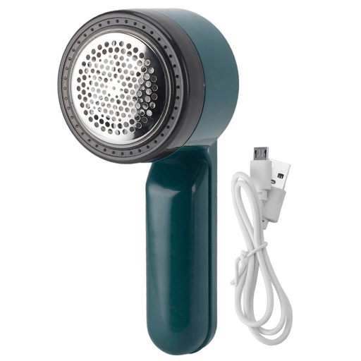 Devolvele la vida a tus prendas favoritas con este quitapelusa recargable, diseñado para ofrecer un rendimiento eficiente, práctico y seguro. Fabricado con materiales de alta calidad como PP y acero inoxidable, este dispositivo combina durabilidad con un diseño moderno y ergonómico. Gracias a su motor de 3W y su batería de litio de polímero de 800mAh, elimina rápidamente pelusas, bolitas y pelos de ropa, suéteres, bufandas, calcetines, peluches, sofás, cojines, cortinas, alfombras e incluso ropa de cama, restaurando el aspecto original de tus tejidos en cuestión de segundos. Un accesorio perfecto para prolongar nuestras prendas con la mejor calidad.
