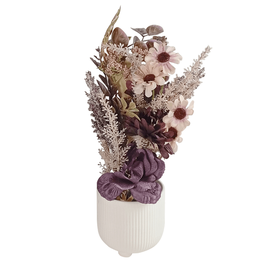 Este ramo artificial con maceta es una solución decorativa ideal para quienes buscan elegancia y practicidad. Su diseño cuidadosamente equilibrado aporta calidez y estilo a cualquier ambiente interior, sin necesidad de mantenimiento. La base acanalada de acabado mate realza la composición floral, convirtiéndola en un centro de atención sutil pero sofisticado. Perfecto para hogares, oficinas o espacios comerciales, este arreglo ofrece una alternativa duradera y versátil para realzar rincones con personalidad y armonía visual.