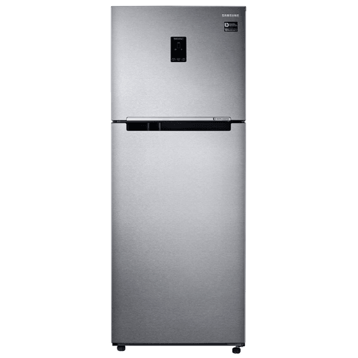 El refrigerador Samsung ofrece una capacidad neta de 362L, distribuidos en 273L para refrigerador y 89L para freezer, brindando espacio suficiente para organizar tus alimentos con comodidad. Su sistema Twin Cooling Plus mantiene niveles ideales de temperatura y humedad, preservando la frescura por más tiempo sin resecar los alimentos. Además, cuenta con 5 modos de conversión que permiten adaptar el uso del freezer y refrigerador según tus necesidades. En la puerta incorpora una pantalla con panel de control táctil, que facilita el manejo de las funciones del equipo. Su compresor Digital Inverter con eficiencia energética A+ asegura un funcionamiento silencioso, duradero y más eficiente.