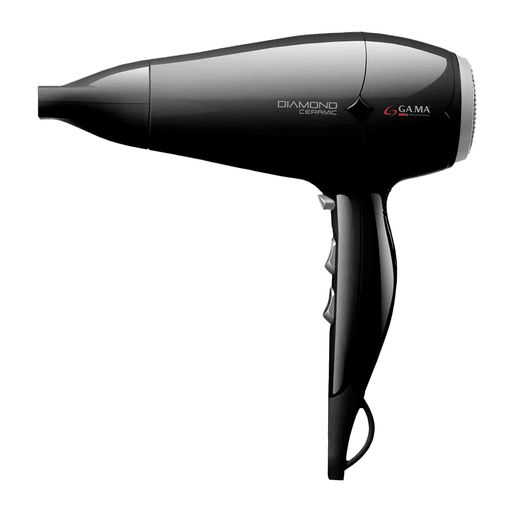 Con este secador de pelo Gama Cermaic Diamond podrás darle el estilo perfecto a tu pelo, vayas donde vayas. Gracias a sus materiales revestidos de cerámica, tiene la capacidad de transmitir altas temperaturas de manera rápida y constante, para un secado ultra rápido. Cuenta con una boquilla, dos niveles de velocidad y 3 de temperatura, siendo lo que necesitas para secar tu cabello y peinarlo como deseás.