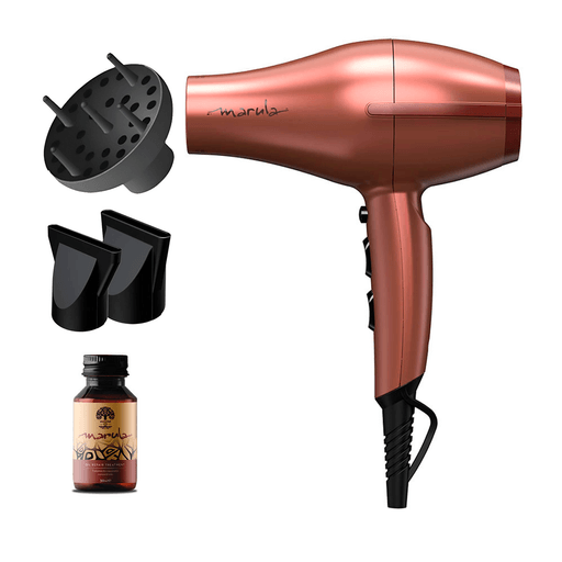 El Secador Marula 5D de GAMA combina la tecnología 5D Therapy con Ozone 3 e ION PLUS, protegiendo el cabello mientras lo hidrata y elimina el frizz. Su infusión con aceite de marula nutre en profundidad sin dejar sensación grasosa, dejando el pelo más fuerte, brillante y saludable. Ideal para lograr resultados de salón desde casa, cuidando tu color y la salud de tu cuero cabelludo.
