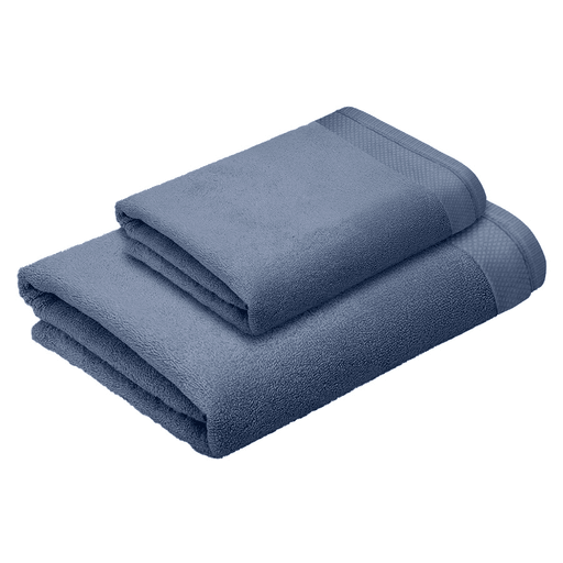 Este set de toallas de algodón ofrece la combinación ideal de suavidad, absorción y durabilidad. Su tejido de alta calidad retira la humedad de manera rápida y eficaz, brindando una sensación de frescura y confort en cada uso. Con una textura delicada que envuelve la piel, aportan un toque de elegancia y bienestar después de la ducha, la piscina o la playa. Además, conservan la resistencia necesaria para el uso diario sin perder su suavidad característica.