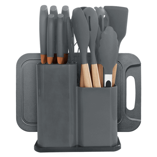 El Set de Cocina de 19 Piezas es una opción completa y funcional para acompañarte en cada preparación diaria. Su diseño ergonómico brinda un manejo cómodo y práctico, mientras que su variedad de accesorios, incluyendo menage, cuchillos, tabla de picar y soporte, lo convierte en un conjunto versátil para cualquier cocina. Fabricado con materiales de alta calidad, ofrece propiedades antiadherentes, gran durabilidad y resistencia, además de soportar tanto bajas como altas temperaturas, adaptándose perfectamente a todo tipo de recetas.