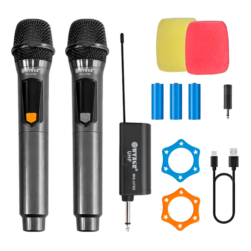 El set de micrófonos inalámbricos es la opción ideal para presentaciones, karaoke y eventos, ofreciendo un sonido claro y estable junto con una conexión confiable. Equipados con pantalla LED, permiten visualizar información importante como el estado de batería y frecuencia, brindando un control total durante su uso. Fabricados en una combinación de metal y ABS, destacan por su resistencia y durabilidad, mientras que su malla metálica anticaída protege el micrófono ante golpes, prolongando su vida útil. Incorporan batería recargable con puerto USB Tipo C, facilitando una carga rápida y práctica.