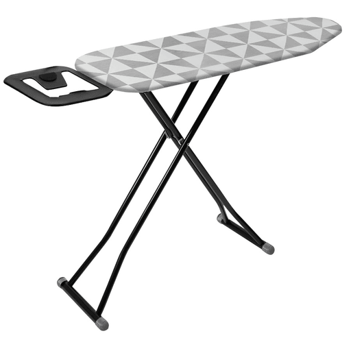 Esta tabla de planchar con altura ajustable es el accesorio perfecto para facilitar tus labores de planchado. Con una estructura metálica resistente y base antideslizante, te brinda estabilidad y protección contra rayones en el piso. Su altura ajustable te permite adaptarla a la medida más cómoda para planchar con mayor facilidad. El soporte para plancha integrado te ofrece un lugar seguro para colocar la plancha caliente, evitando posibles accidentes, quemaduras y daños a tus prendas. Además, su diseño plegable facilita su almacenamiento y transporte, mientras que su funda de algodón proporciona una superficie suave y resistente a altas temperaturas para un planchado perfecto.