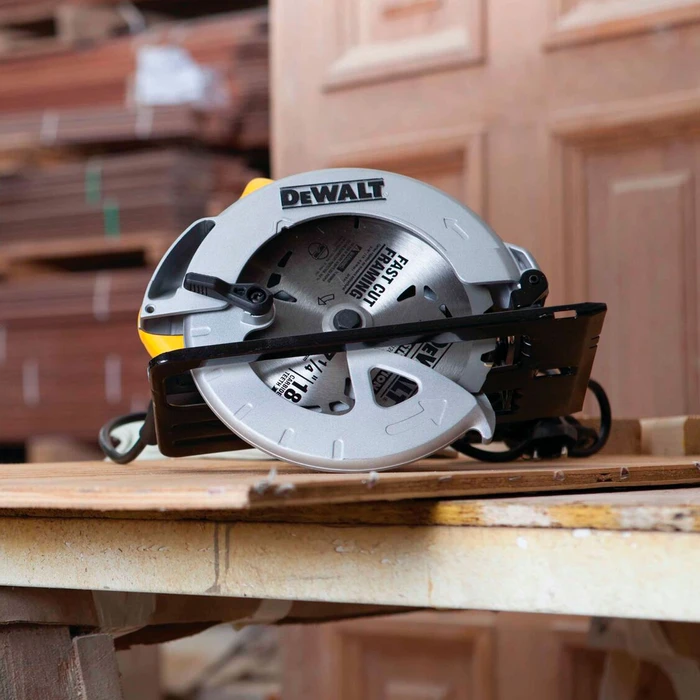 Cordless Circular Dwe560 DeWALT DWE560-GB 240V Corded Compact